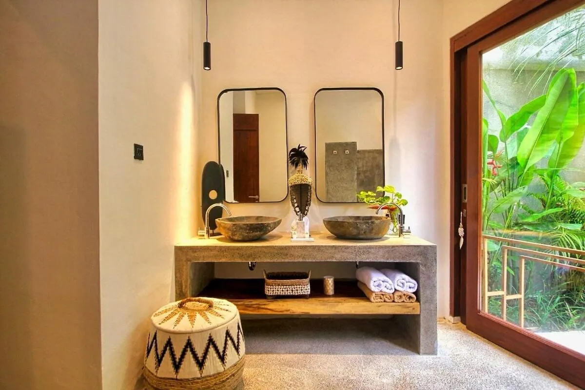 Four Bedroom Luxury Villa Laya Ubud